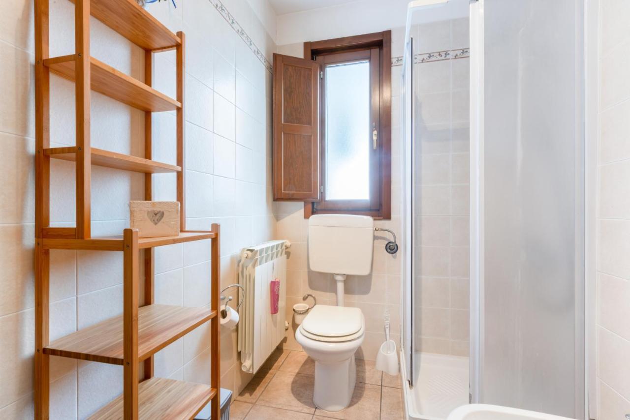 Lecce Colorful Flat With Terrace & Parking Appartement Buitenkant foto