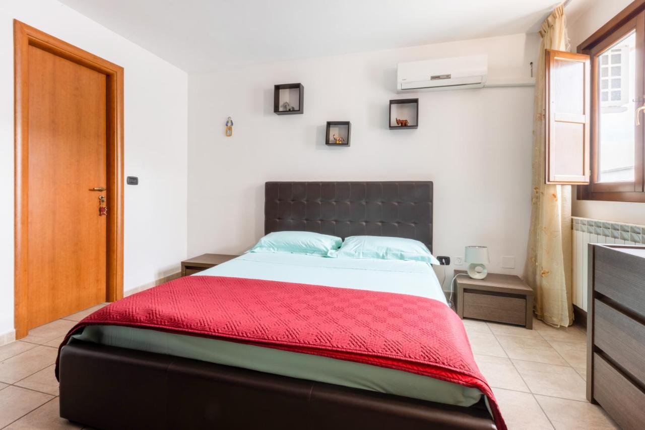 Lecce Colorful Flat With Terrace & Parking Appartement Buitenkant foto