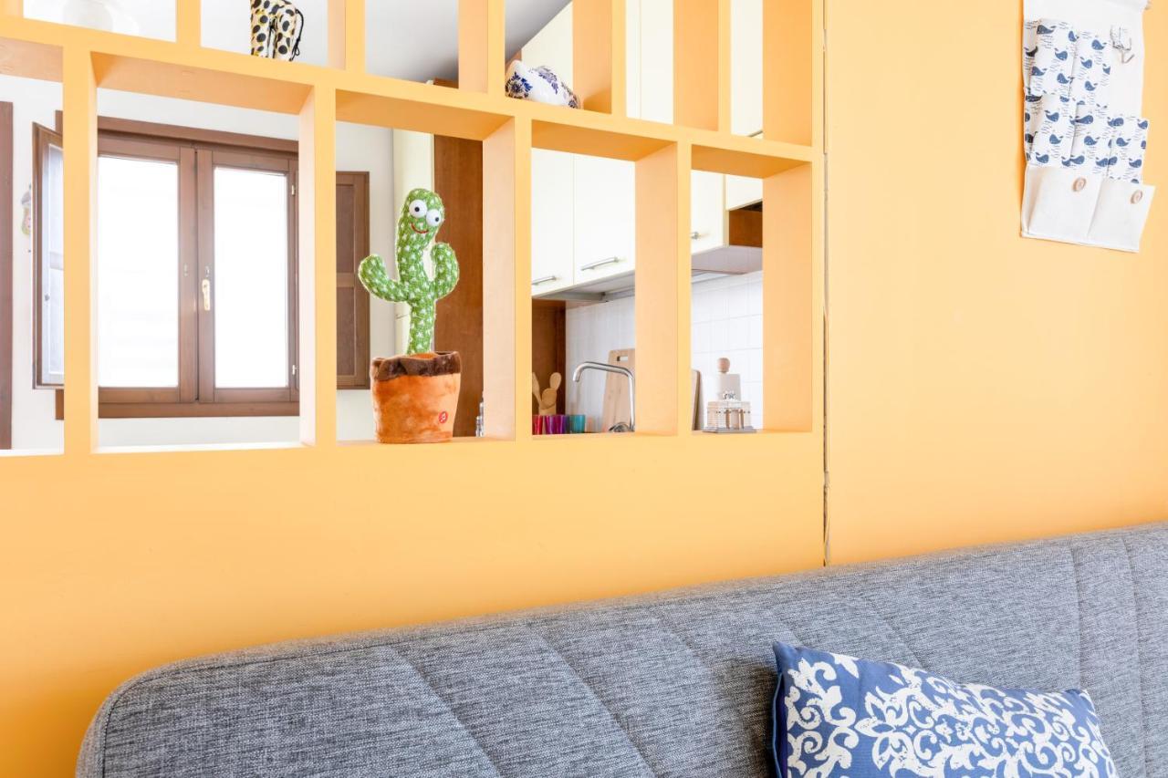 Lecce Colorful Flat With Terrace & Parking Appartement Buitenkant foto
